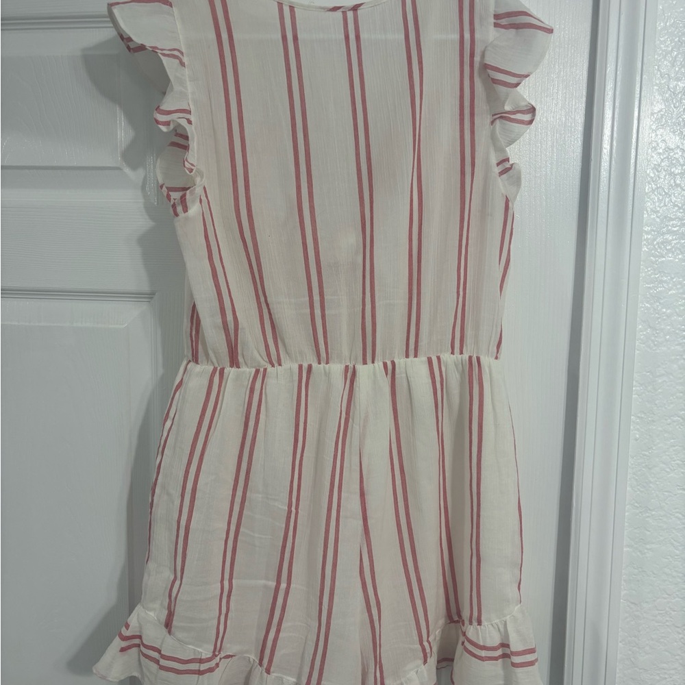 Striped Ruffle Sleeve Romper - Picture 2 of 3